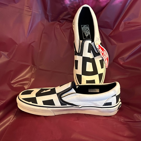 Gorgeous NEW Unisex Vans classic Checkered Slip-Ons, Men 6, Women’s 7.5 NIB - Picture 6 of 8